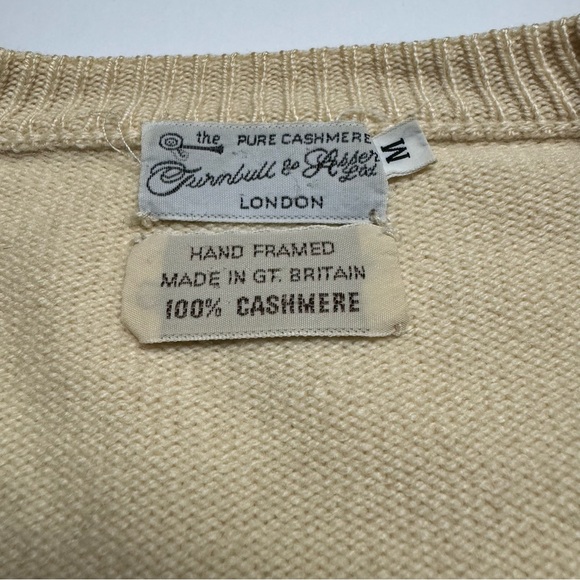 Vtg Turnbull & Asser Hand Framed Cashmere V-neck Jumper In Ivory Size: M (Stains - Picture 2 of 13